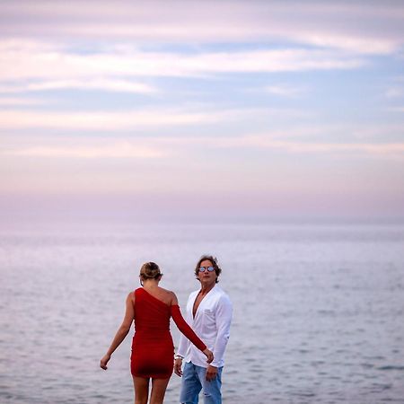 Dimora Nesea Bed and Breakfast Cozze Εξωτερικό φωτογραφία