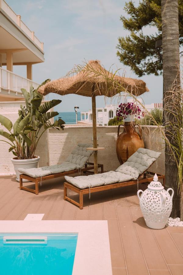 Dimora Nesea Bed and Breakfast Cozze Εξωτερικό φωτογραφία