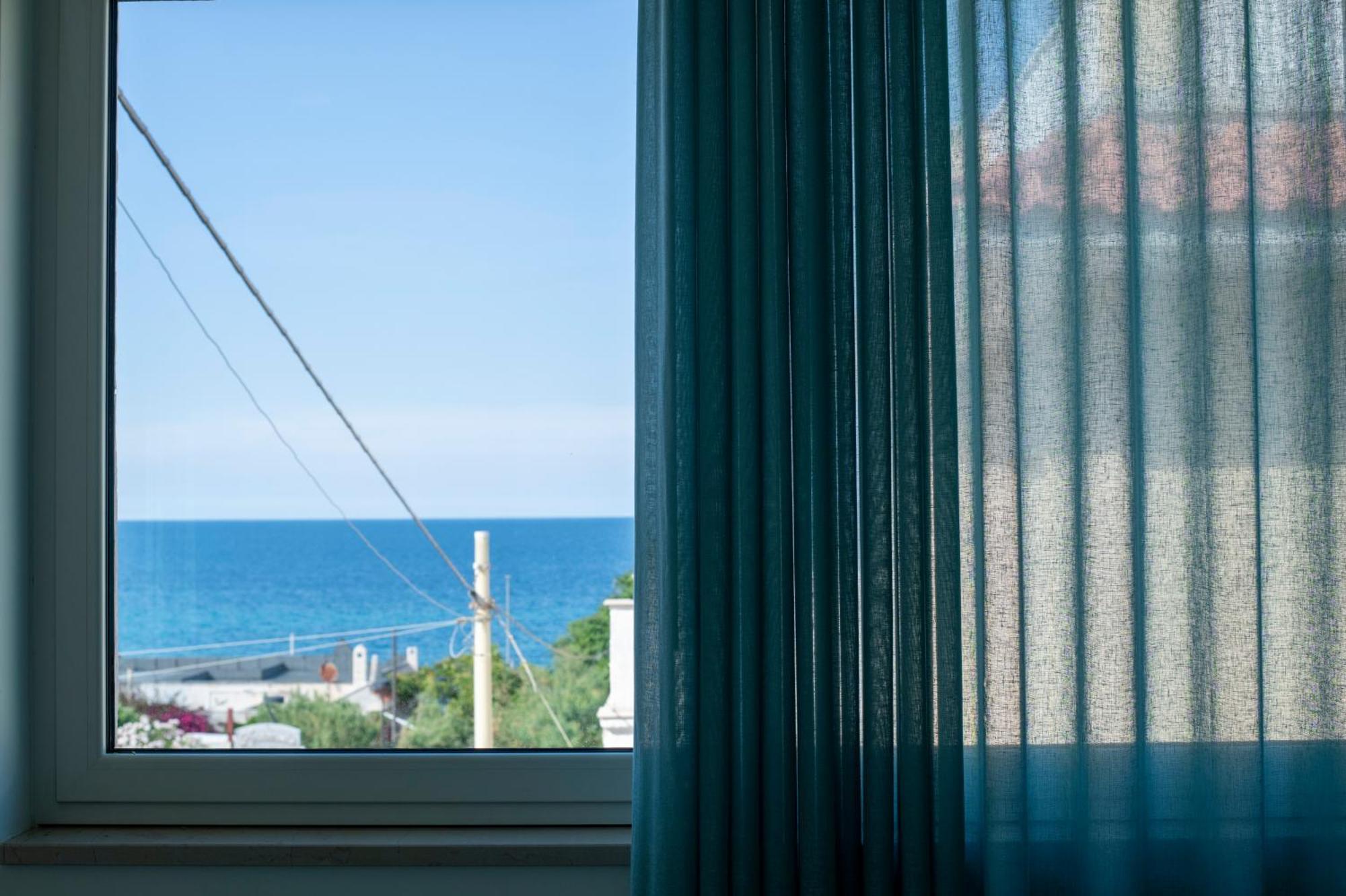 Dimora Nesea Bed and Breakfast Cozze Εξωτερικό φωτογραφία