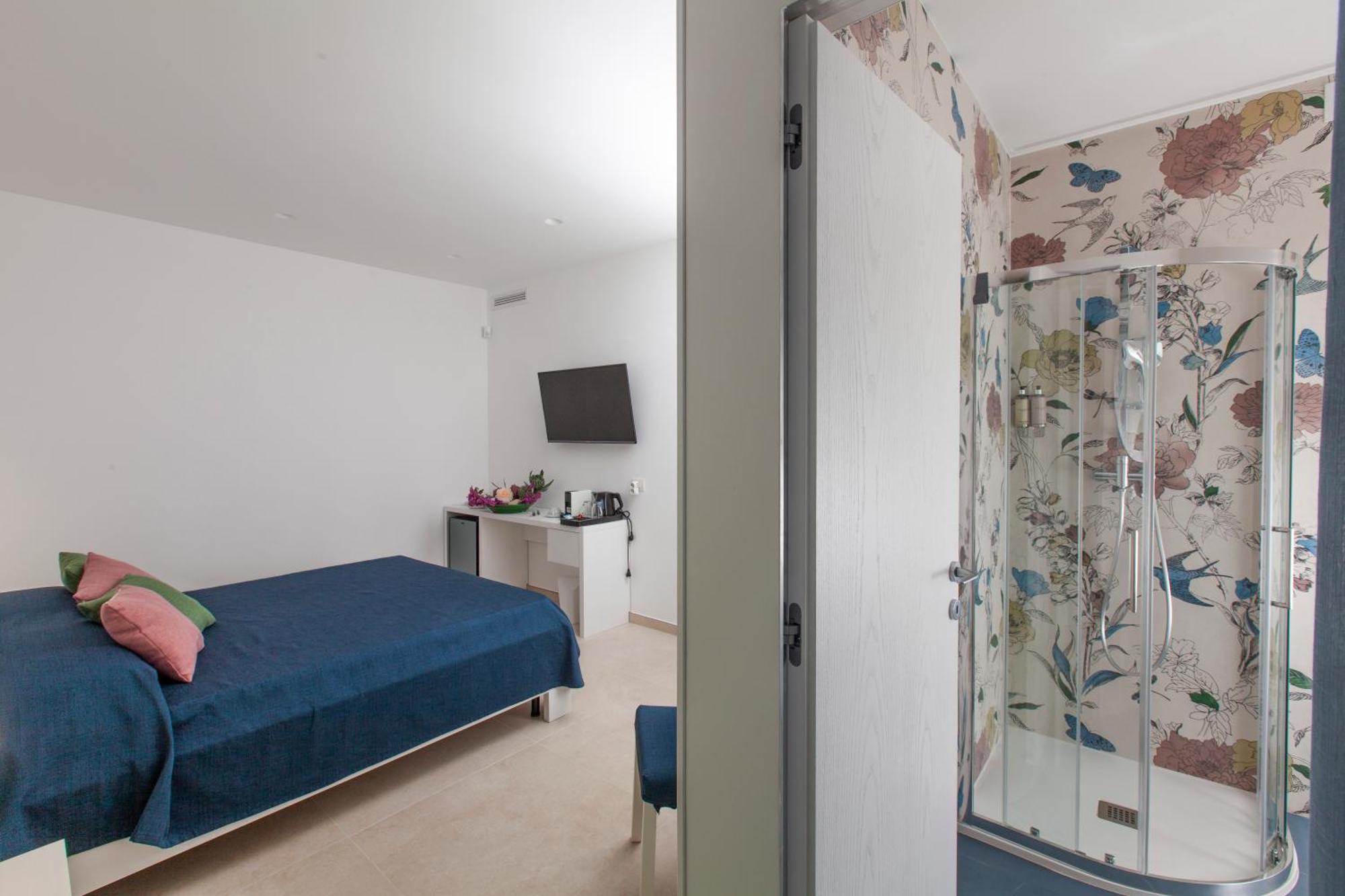 Dimora Nesea Bed and Breakfast Cozze Εξωτερικό φωτογραφία